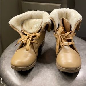 BeBe booties